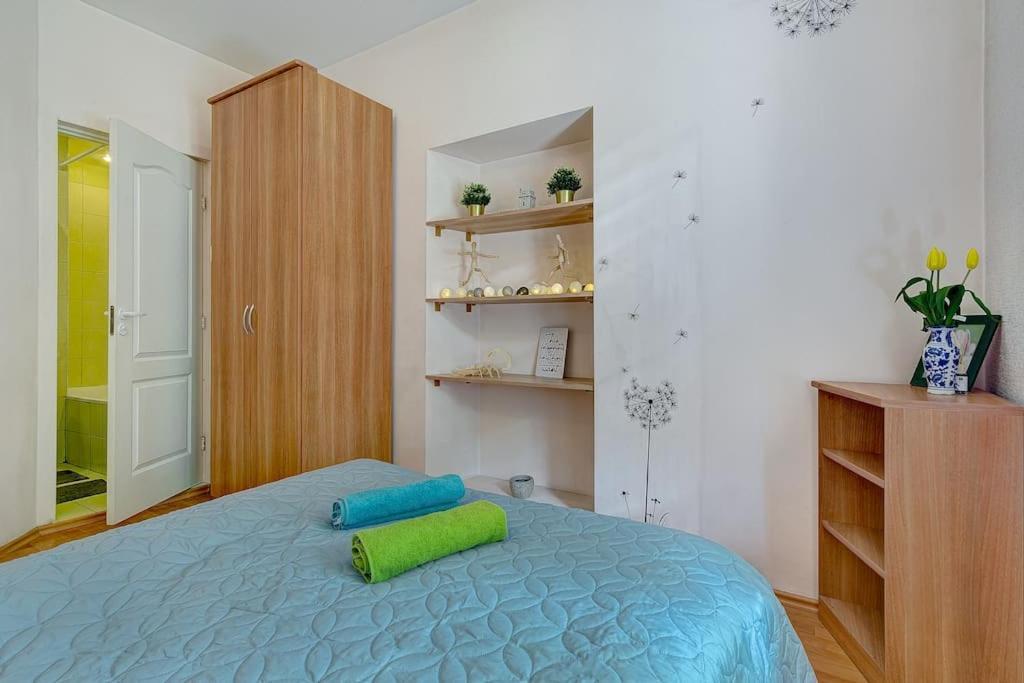 Íbúð Private Entrance-2 Rooms-old Town- Free Parking Vilnius